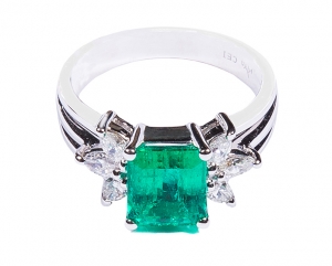 Emerald Set 3 Ring (Exclusive to Precious)  